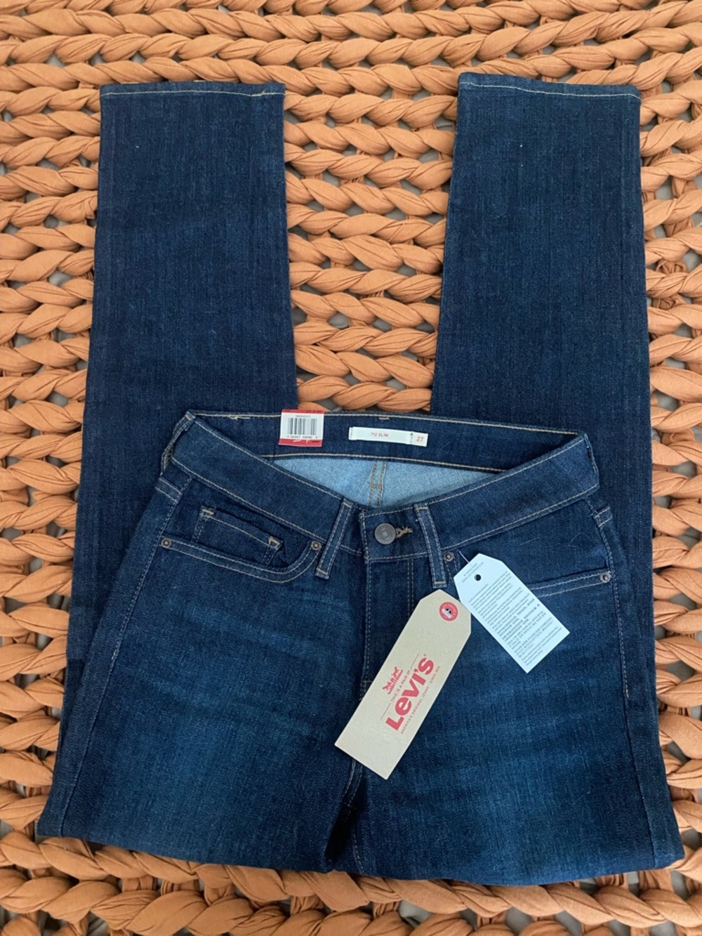 Levi Strauss & Co Women’s 712 Slim Denim Jeans
